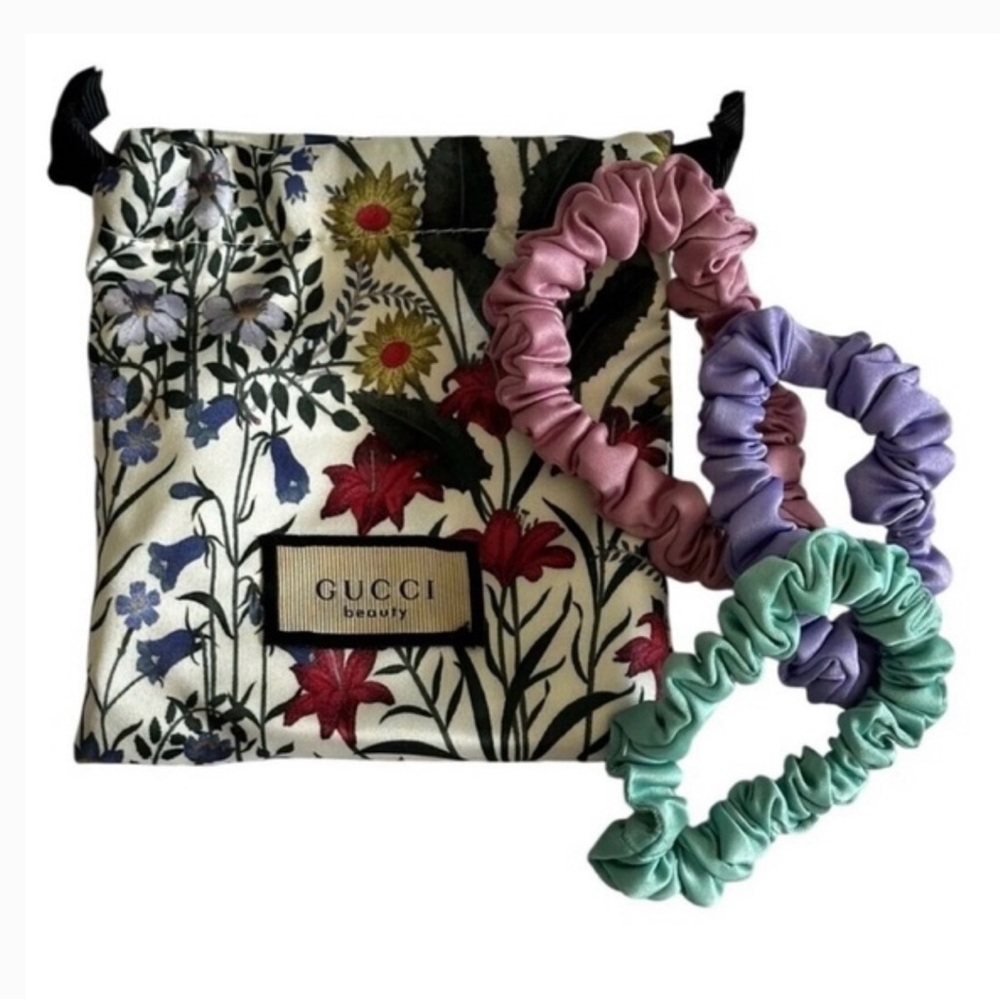 Gucci Floral VIP Drawstring Pouch w/set of 4 scrunchies